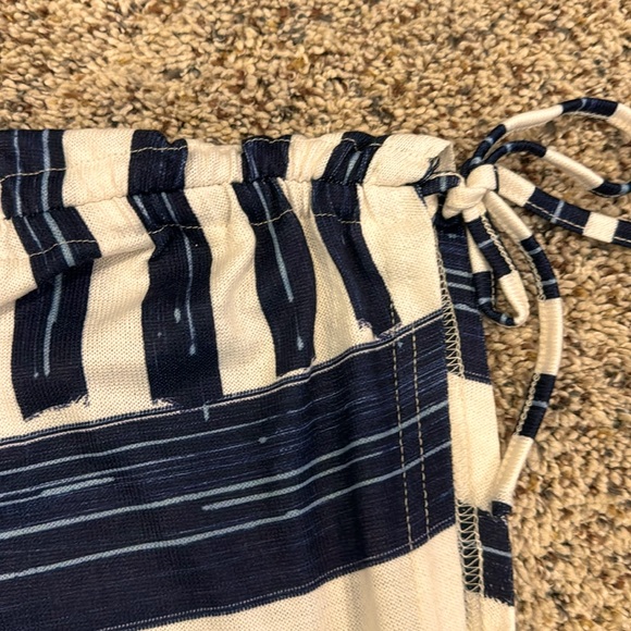 Brand: Simple by Suzanne Betro Size M Navy & Cream - Picture 4 of 7